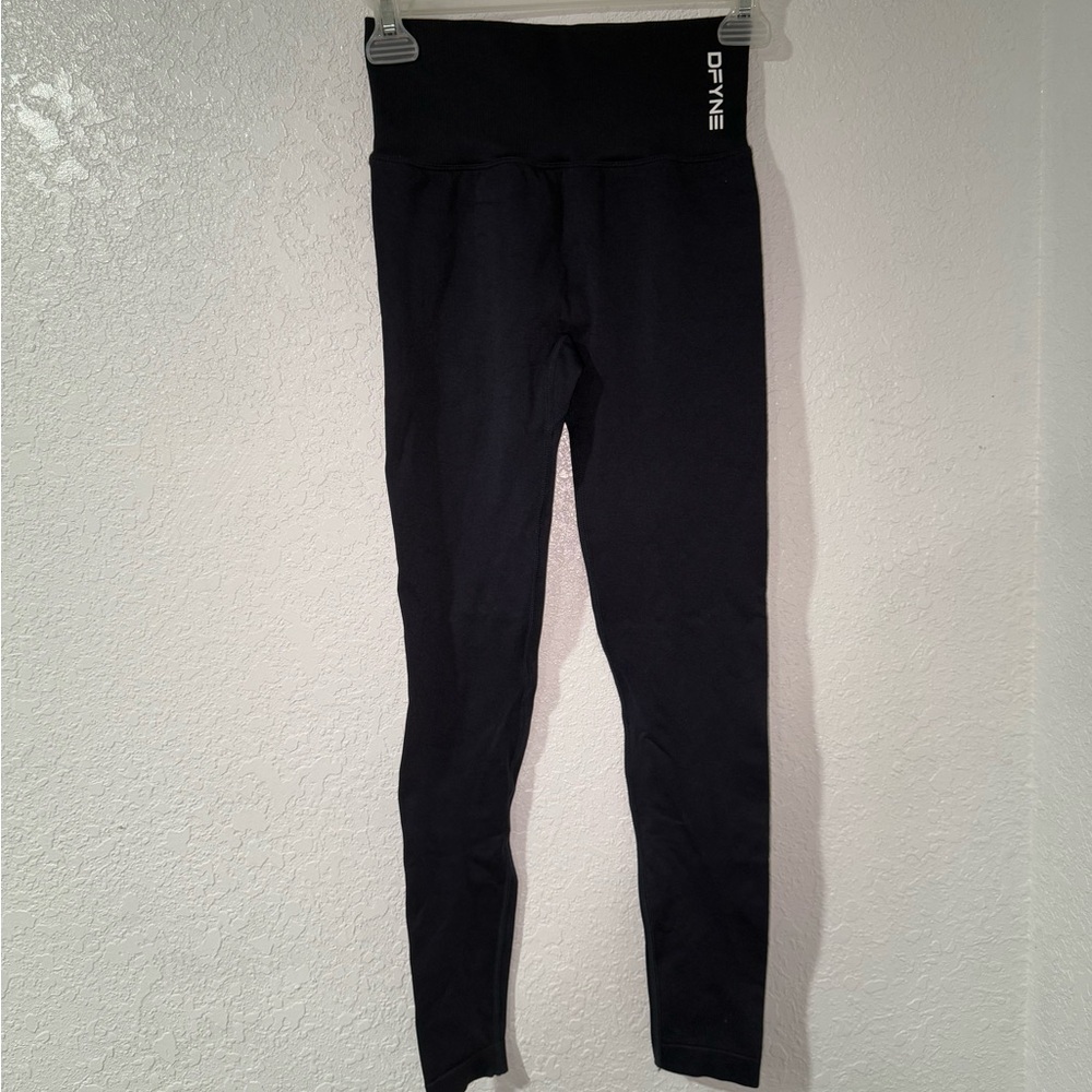 Sleek Black Leggings with Tapered Fit